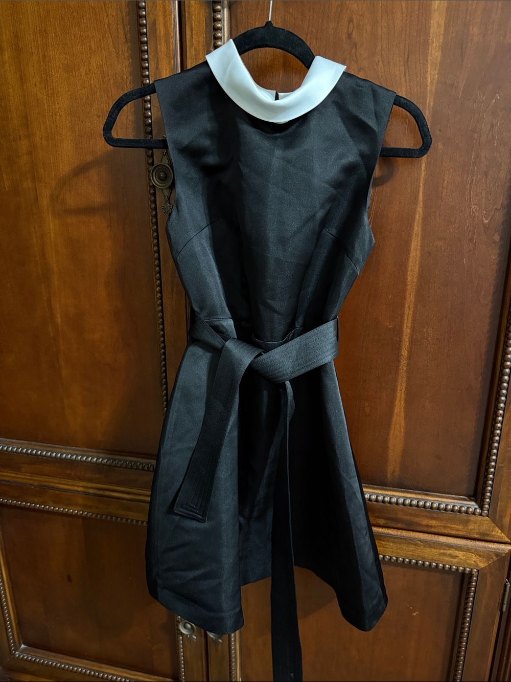Source Unknown Black Sleeveless Mini Dress with White Collar and Waist Tie